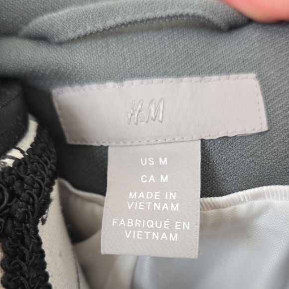 H&M Women's Gray Blazer - Picture 2 of 4